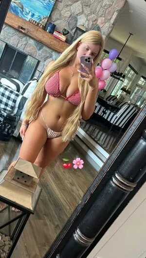 Elizabeth M OnlyFans Leaked Free Thumbnail Picture - #oSHSJKd5AB