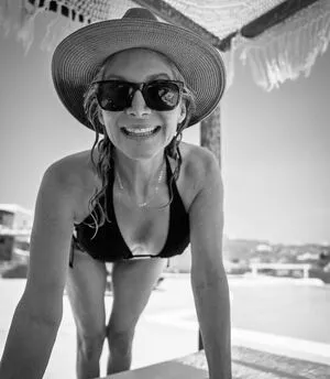 Elizabeth Mitchell OnlyFans Leaked Free Thumbnail Picture - #a7U2L986Ve