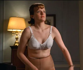 Elizabeth Moss OnlyFans Leaked Free Thumbnail Picture - #eEakJsF0FL