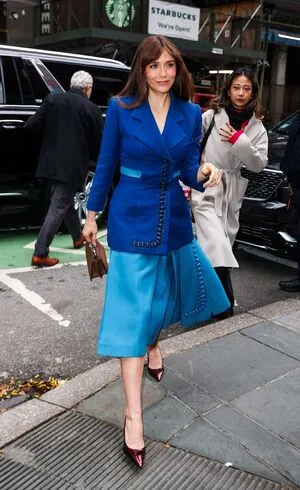 Elizabeth Olsen OnlyFans Leaked Free Thumbnail Picture - #7hc7DcmFES