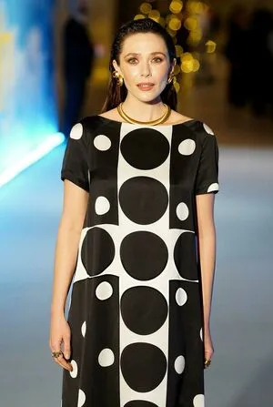 Elizabeth Olsen OnlyFans Leaked Free Thumbnail Picture - #B49RnPLbdu