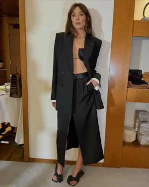 Elizabeth Olsen OnlyFans Leaked Free Thumbnail Picture - #J7ikK243ra