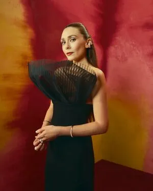 Elizabeth Olsen Profile Thumbnail