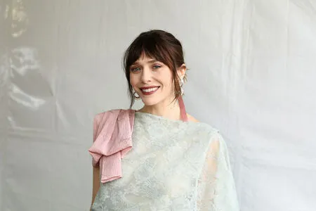 Elizabeth Olsen OnlyFans Leaked Free Thumbnail Picture - #dJ4oxRZ5AA