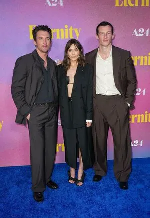 Elizabeth Olsen OnlyFans Leaked Free Thumbnail Picture - #sMuIL0BAdz