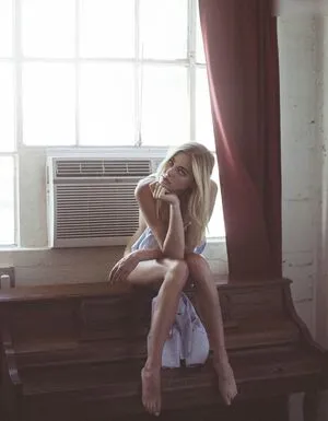 Elizabeth Turner Thumbnail Picture
