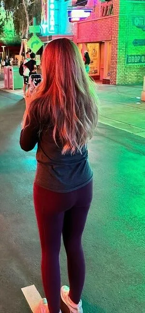Elizabeth Zharoff OnlyFans Leaked Free Thumbnail Picture - #jN38EmwwEA