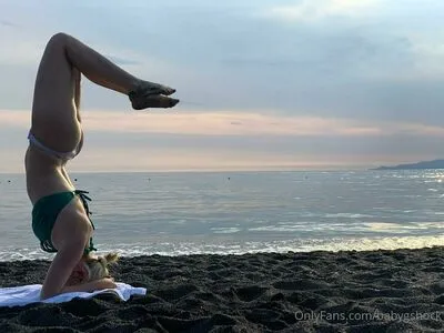 Elizabrielle OnlyFans Leaked Free Thumbnail Picture - #8a6KNzztvg