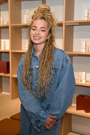 Ella Eyre OnlyFans Leaked Free Thumbnail Picture - #DapTBGHZdj