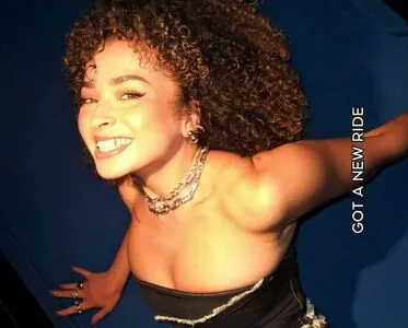 Ella Eyre OnlyFans Leaked Free Thumbnail Picture - #TxlRPxC081