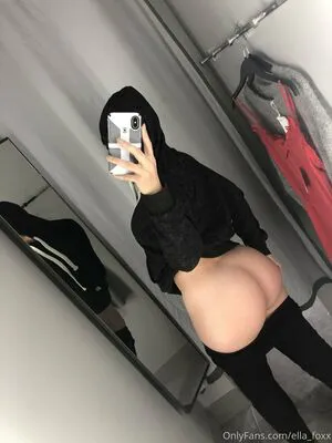 Ella Foxx OnlyFans Leaked Free Thumbnail Picture - #tMhId22216