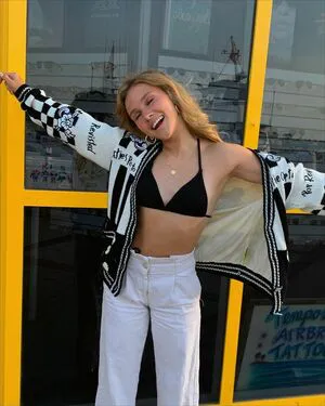 Ella Horan OnlyFans Leaked Free Thumbnail Picture - #pOMA41EnaS