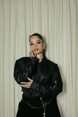 Ella Mai OnlyFans Leaked Free Thumbnail Picture - #ab55RrD9YV