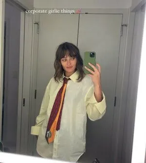 Ella Purnell OnlyFans Leaked Free Thumbnail Picture - #96DHBBump2