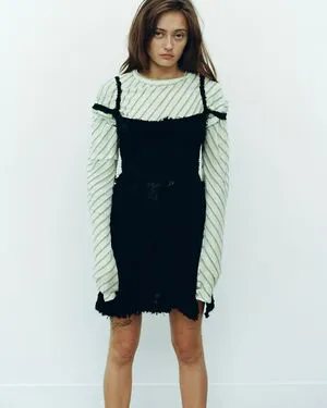 Ella Purnell OnlyFans Leaked Free Thumbnail Picture - #HEZEbincKO