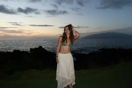 Ella Rene OnlyFans Leaked Free Thumbnail Picture - #FaXJylq1XA