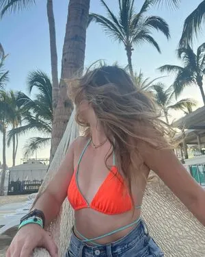 Ella Rene OnlyFans Leaked Free Thumbnail Picture - #vnaW7M7wAx