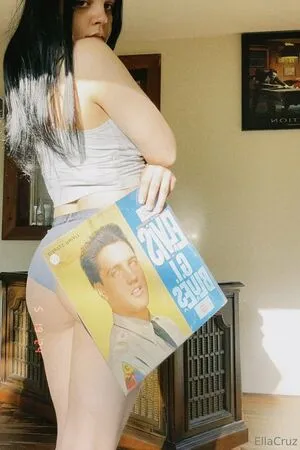 Ellacruz69 OnlyFans Leaked Free Thumbnail Picture - #bRrSDo8fly