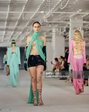 Ellaemhoff OnlyFans Leaked Free Thumbnail Picture - #0OX2hCYki3