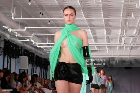 Ellaemhoff OnlyFans Leaked Free Thumbnail Picture - #5SnbXCuGuw