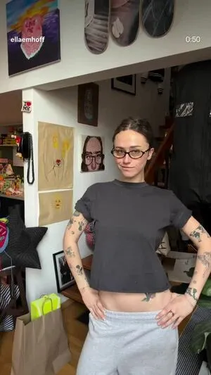 Ellaemhoff OnlyFans Leaked Free Thumbnail Picture - #oY6vSqmZRv