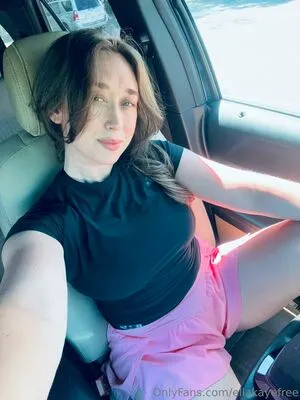 Ellakayefree OnlyFans Leaked Free Thumbnail Picture - #7DAewzrxIk