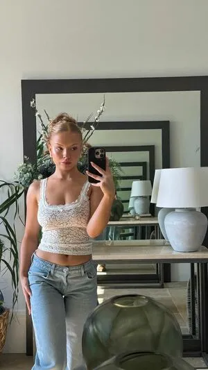 Elle Botterill OnlyFans Leaked Free Thumbnail Picture - #u7Y1sAe1B4