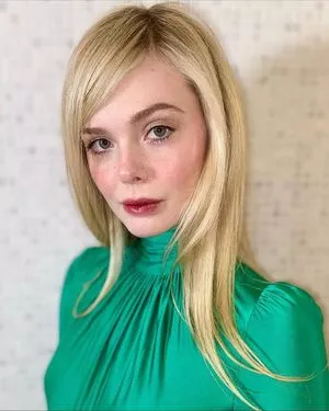 Elle Fanning OnlyFans Leaked Free Thumbnail Picture - #1HkgYzLLSW