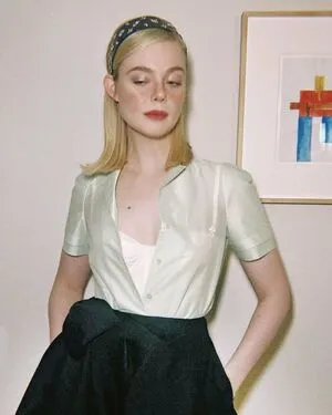 Elle Fanning OnlyFans Leaked Free Thumbnail Picture - #35nX3ZDg02