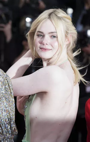 Elle Fanning OnlyFans Leaked Free Thumbnail Picture - #3xKepeZvEQ