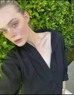 Elle Fanning OnlyFans Leaked Free Thumbnail Picture - #4sTHiug4j3