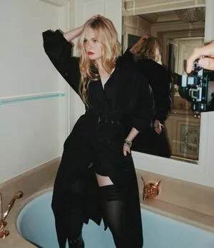 Elle Fanning OnlyFans Leaked Free Thumbnail Picture - #5ib5CmczeV