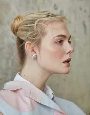 Elle Fanning OnlyFans Leaked Free Thumbnail Picture - #68uawEyz9q
