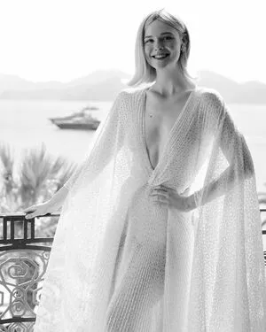 Elle Fanning OnlyFans Leaked Free Thumbnail Picture - #6MDT9GipgK