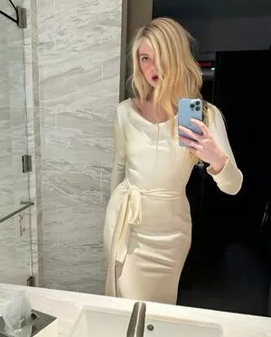 Elle Fanning OnlyFans Leaked Free Thumbnail Picture - #6V9mFdEUDr