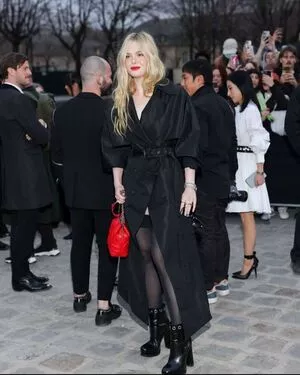 Elle Fanning OnlyFans Leaked Free Thumbnail Picture - #8PBnktNLu5