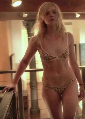 Elle Fanning OnlyFans Leaked Free Thumbnail Picture - #9DsNorwF72