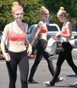 Elle Fanning OnlyFans Leaked Free Thumbnail Picture - #Ak5nH4ns56