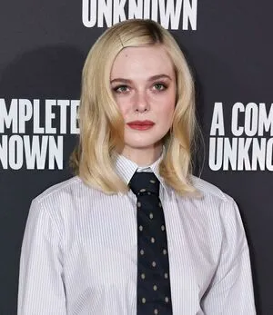 Elle Fanning OnlyFans Leaked Free Thumbnail Picture - #B5CVQ0ssAC