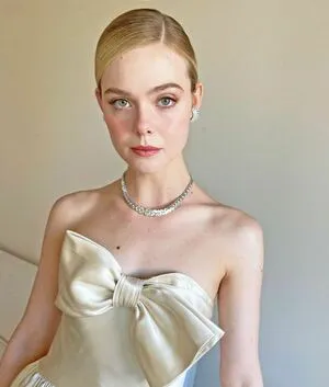 Elle Fanning OnlyFans Leaked Free Thumbnail Picture - #Crnnjatn2d