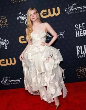Elle Fanning OnlyFans Leaked Free Thumbnail Picture - #DcAOd3ud57
