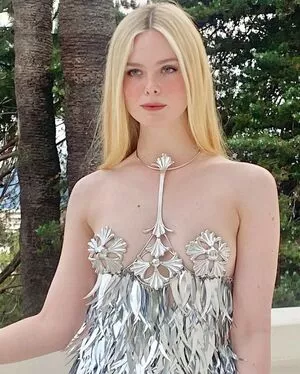 Elle Fanning OnlyFans Leaked Free Thumbnail Picture - #DsBigdnbcn