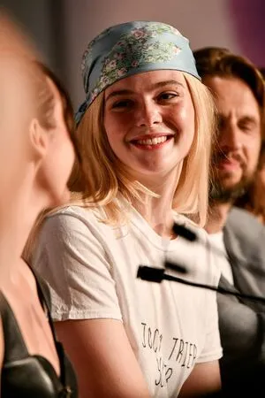Elle Fanning OnlyFans Leaked Free Thumbnail Picture - #E5fZlYKuQX