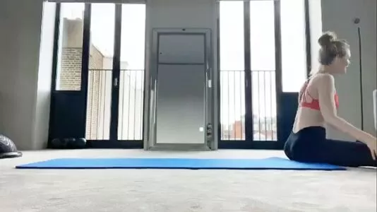 Elle Fanning OnlyFans Leaked Free Thumbnail Picture - #EAeIR3xOXk