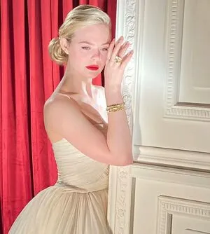 Elle Fanning OnlyFans Leaked Free Thumbnail Picture - #F8FOKVmEw4