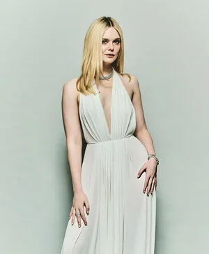 Elle Fanning OnlyFans Leaked Free Thumbnail Picture - #GHDGAeN7Mg