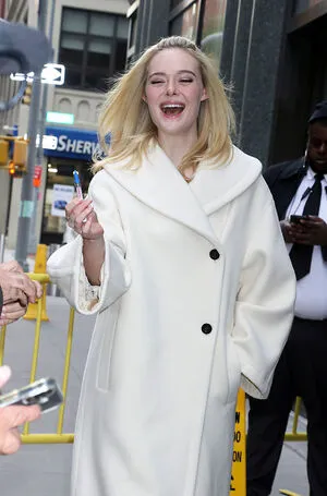 Elle Fanning OnlyFans Leaked Free Thumbnail Picture - #Ge7eGg6zb6