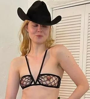 Elle Fanning OnlyFans Leaked Free Thumbnail Picture - #Gm405h6Fln