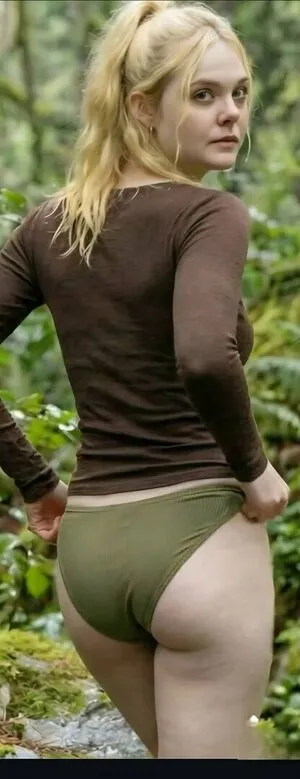 Elle Fanning OnlyFans Leaked Free Thumbnail Picture - #HSb2750464