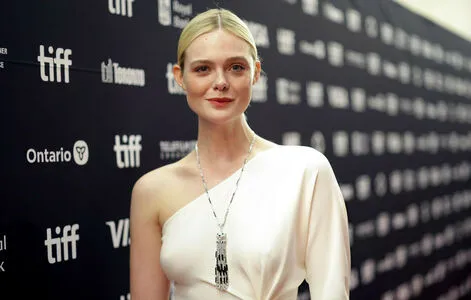 Elle Fanning OnlyFans Leaked Free Thumbnail Picture - #HdMyW4uINA